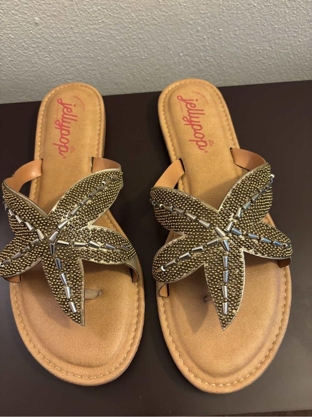 Jellypop Women's Tan Beaded Starfish Sandals
Size 10
